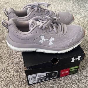 Under Armour Light Gray Running Shoes